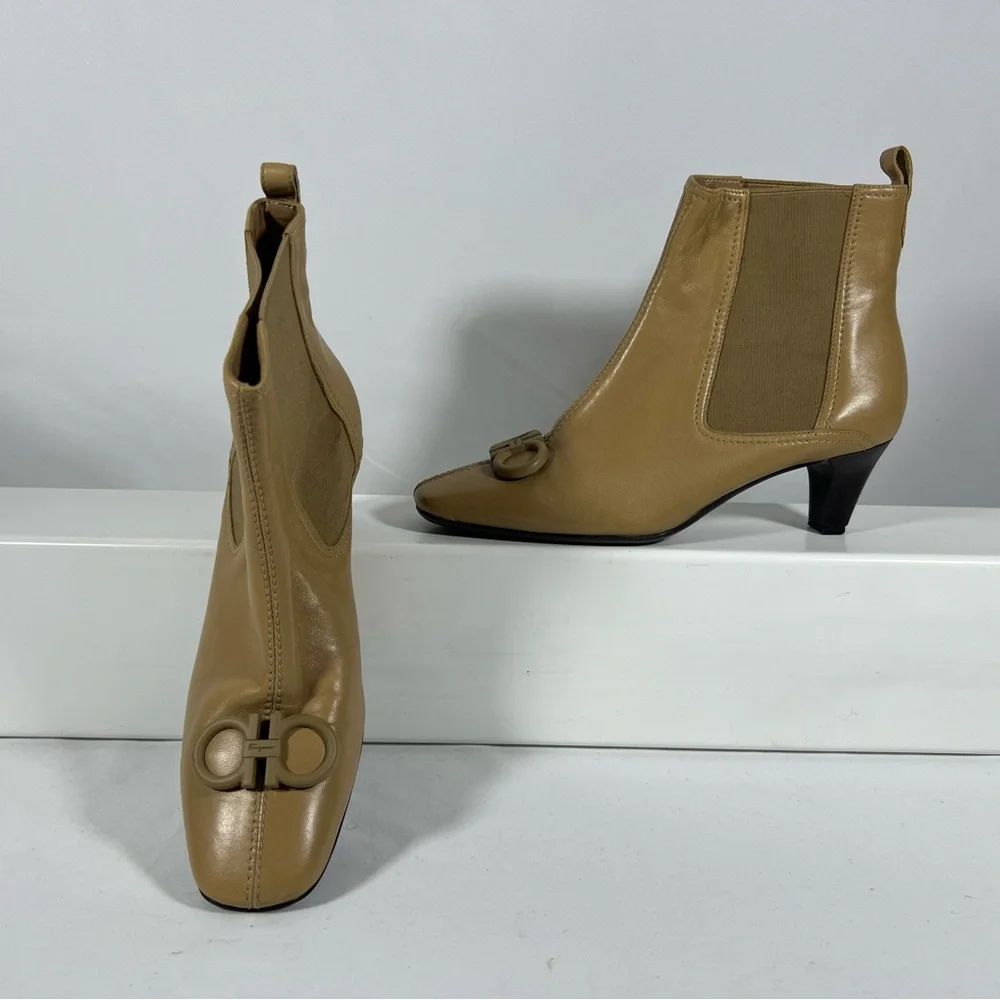 7016: Salvatore Ferragamo Gancini Tan Leather Ankle Boots US 6